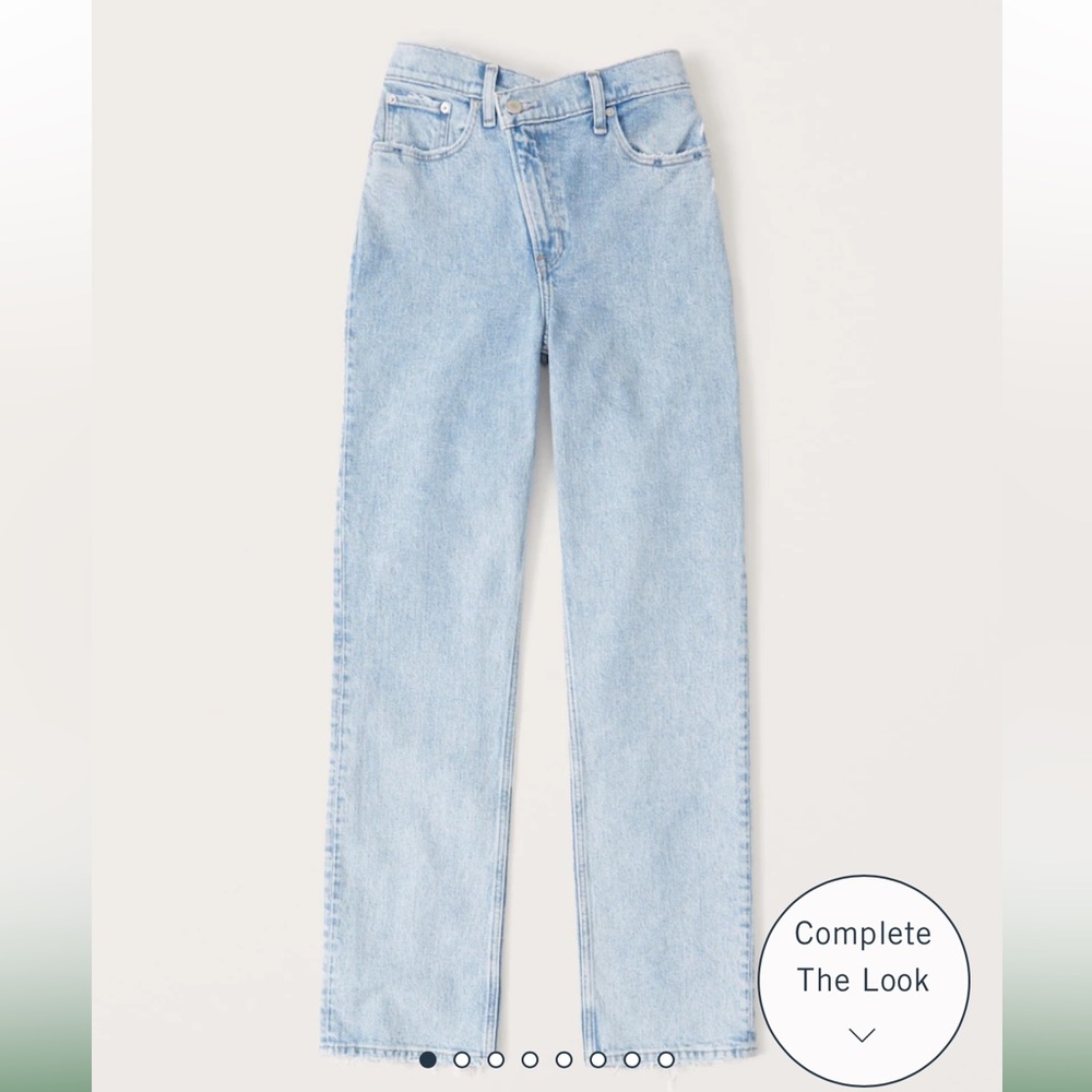 Abercrombie Ultra High Rise 90s Straight Jean Light Wash